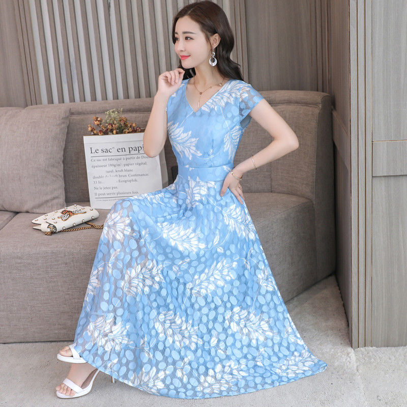 三伏天，超短裤扔了吧!刚上架的冷风裙，超显高贵性感