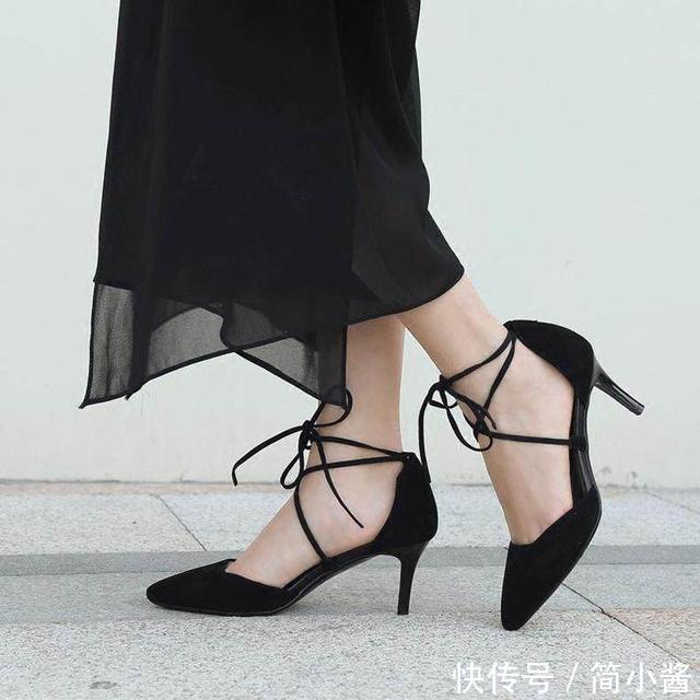 最美不过高跟鞋，随意搭配充满造型感