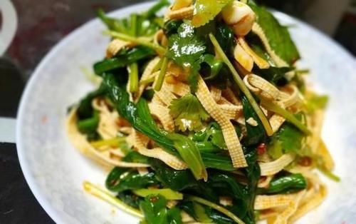  『营养』凉拌菠菜豆腐皮，上班族的快手晚餐，简单省时，美味又不失营养