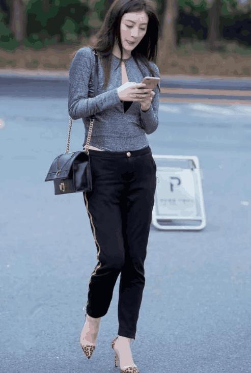 街拍美女: 第二位把旗袍穿得太好看了, 第四位穿衣更是性感！