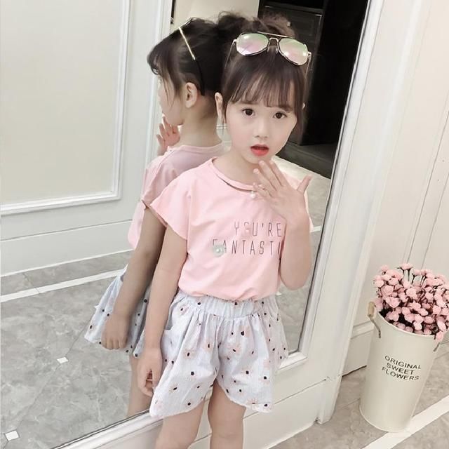 杨幂女儿小糯米私服分享搭配都在这里了，网友：哪个都好看