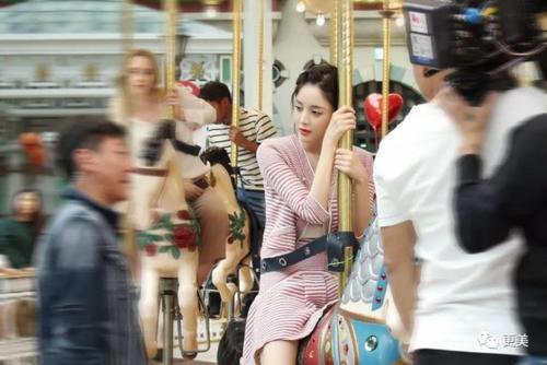 唐嫣短发老10岁，娜扎被夸仙女，热巴好惨