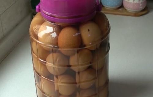 料水:如何腌制出个个起流沙的咸鸡蛋?看看40年的土方子,方法超简单