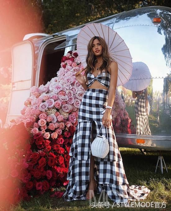 复古又优雅，衣服配上格子元素永远穿不腻