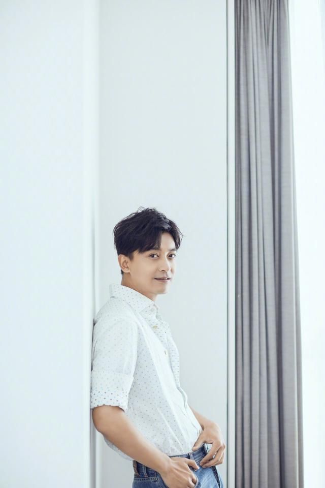 屌神李佳航出面解释《爱情公寓》蹭情怀的原因，你买不买账