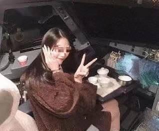  「女网」桂林航空高层因女网红进驾驶舱集体被罚！董事长被警告