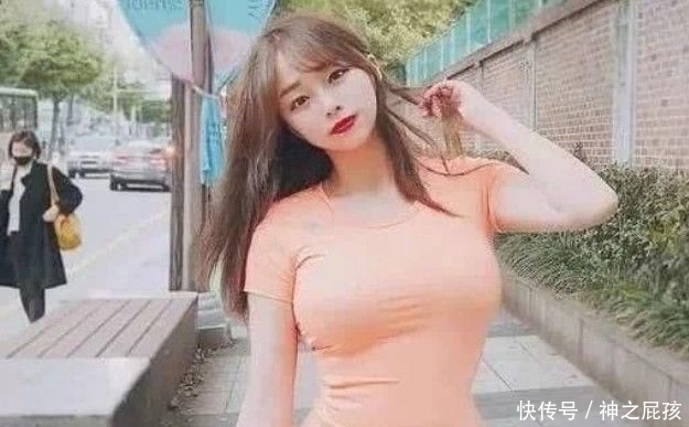 『底裤』街拍:动人匀称的紧身打底裤美女,修饰出完美的腿部线条