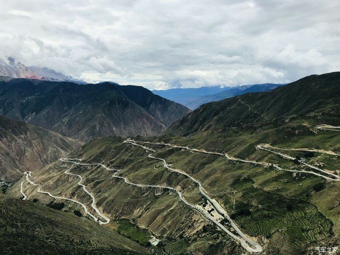 比亚迪唐新能源自驾川藏线抵达怒江72拐，何止72拐！