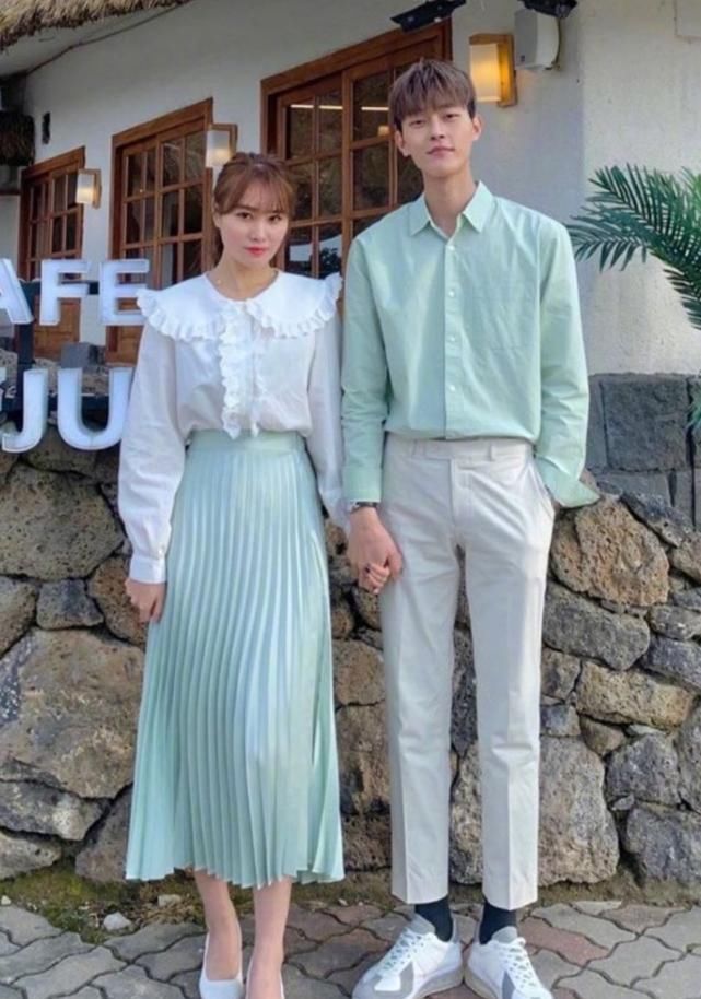  『情侣』适合情侣的春季穿搭，每一套都高级有范，和男朋友一起来种草吧