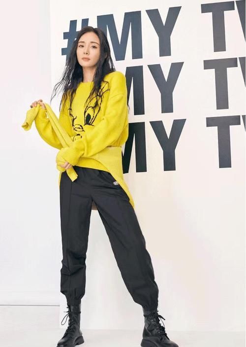  『针织衫』早春不知道怎么穿？针织衫帮你解决大问题，减龄还时髦