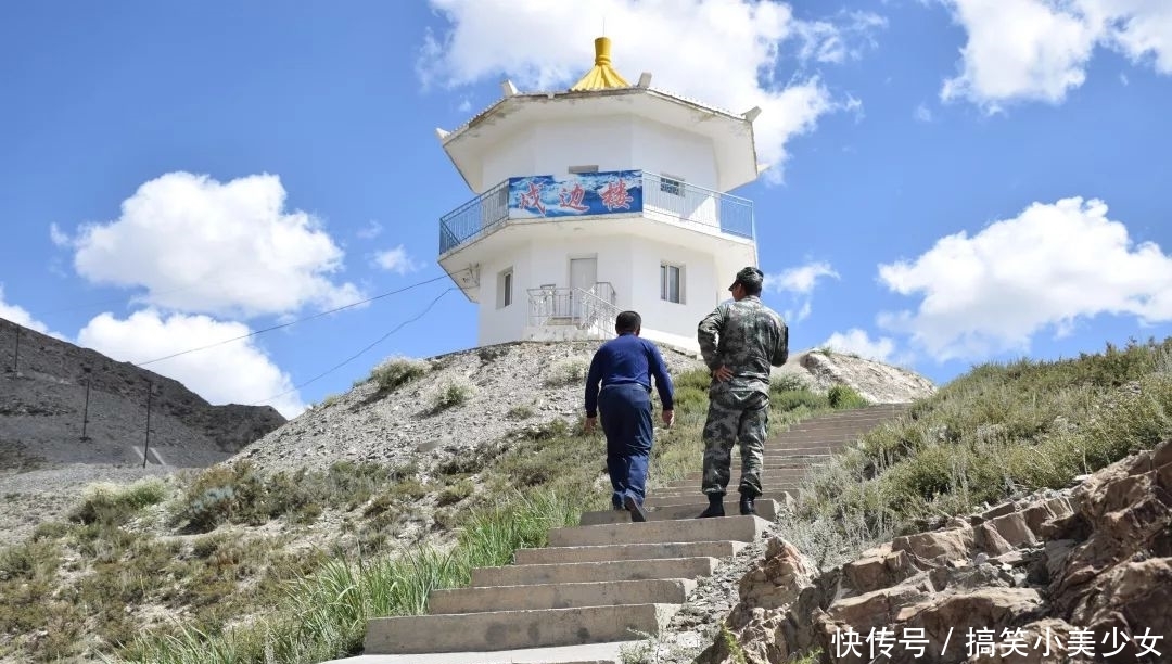 时隔30年，“黑连长”边关探亲再见“家里人”