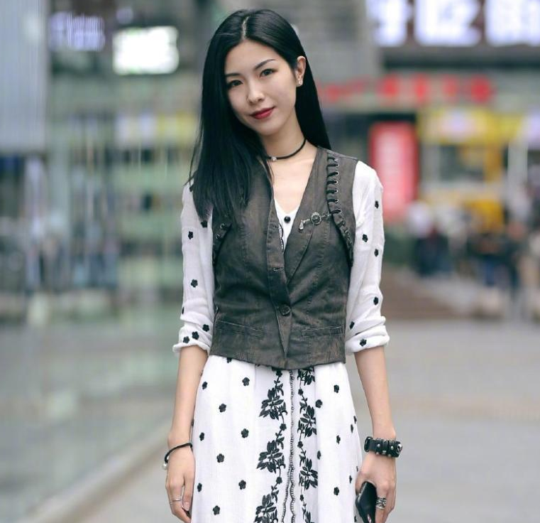 街拍: 图一美女透视装身材性感, 简直就是所有男人心中的梦