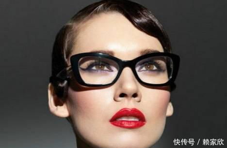 别以为戴眼镜就没法化妆，看看赵丽颖怎么用眼镜妆扑倒塘主！