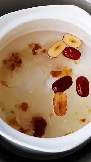  『桃胶』牛奶桃胶皂角米雪燕羹