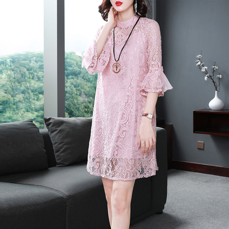 不敢相信，年过40老婆，穿上这种秋装，简直年轻十几岁，真会穿