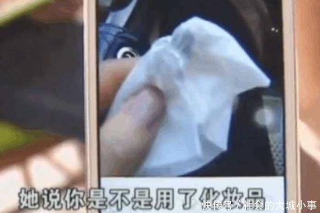 女子买了奢侈品包后褪色要求赔偿遭拒，商家：谁让你背着坐公交的