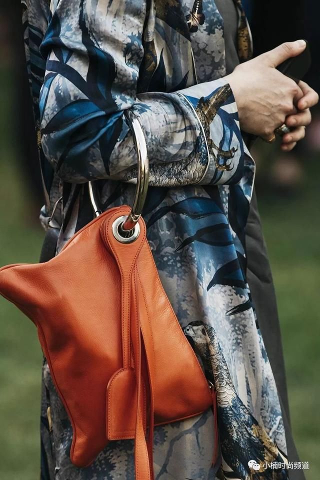 跟随德国女人的脚步，穿出颠覆着装法则的强势风格