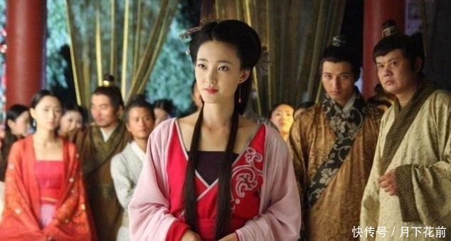 「皇帝」此女是名妓,因太美成皇帝宠妃,最后被皇帝肢解,腿骨还做成乐器