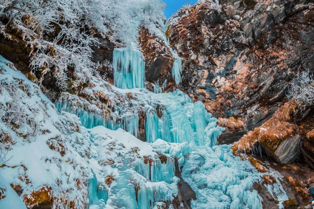 四川这座小城，叫板稻城亚丁，不输江南，藏着亚洲第一云海，高铁