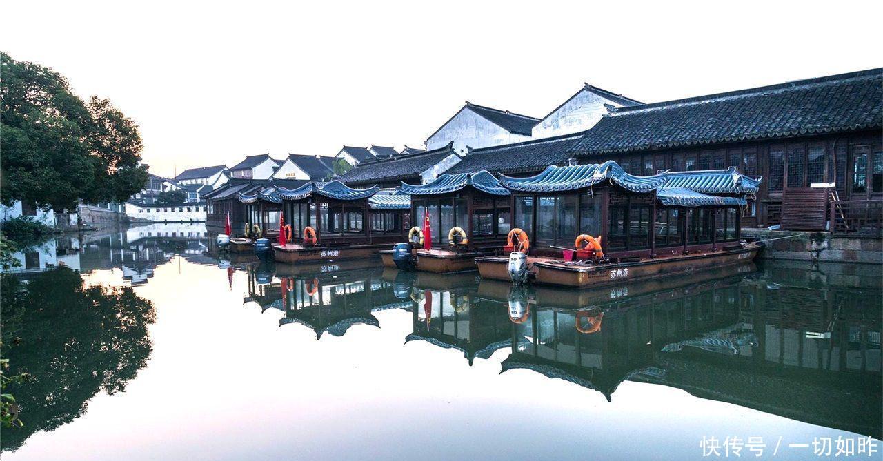 江苏最发达的城市，GDP近2万亿，但市区却没高楼，至今也无机场