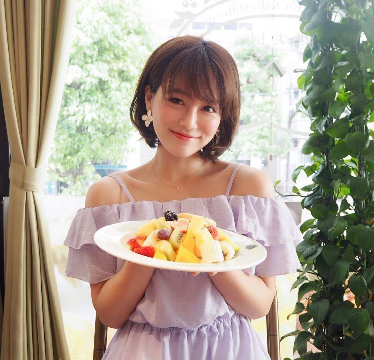 日本超正上班族OL妹纸，有这样的美女谁还会翘班?