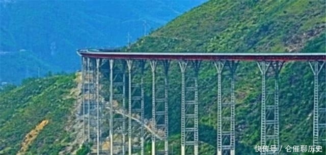  造价■中国最难修建的铁路，一公里造价1个亿，5万人整整修了7年