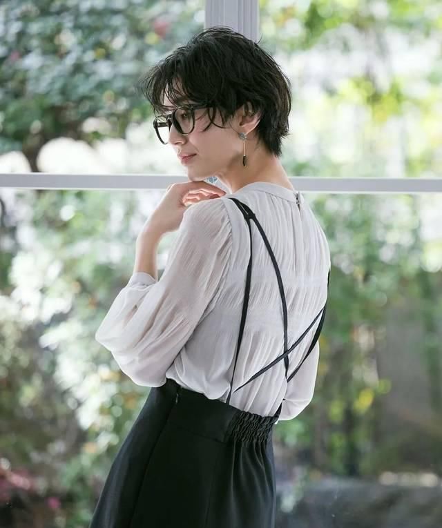 『什麼』四月工作穿什麼?4个好用tips 25套气场造型设计都会这儿了!