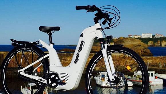  相关：电动车的替代品终于来了，无需加油充电，老百姓们都乐了