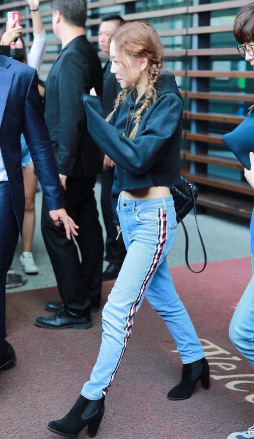 金泰妍是有多矮?穿上10公分高跟鞋还是小短腿,却意外可爱!