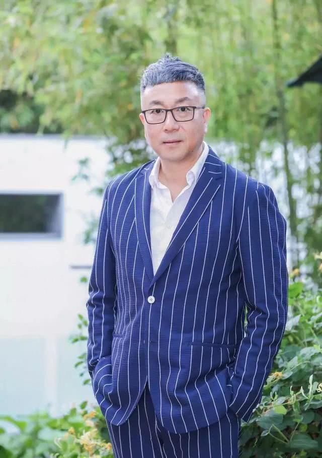 拥有1000万才消费得起的高端定制，是谁在买单？