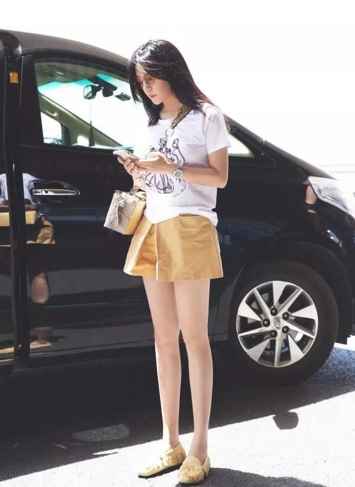 赵薇为了在中餐厅不输给舒淇，真的太拼了!