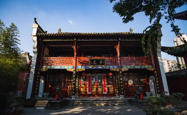 此道观能闻名于世，除了老子和丘处机的加持，还有三绝