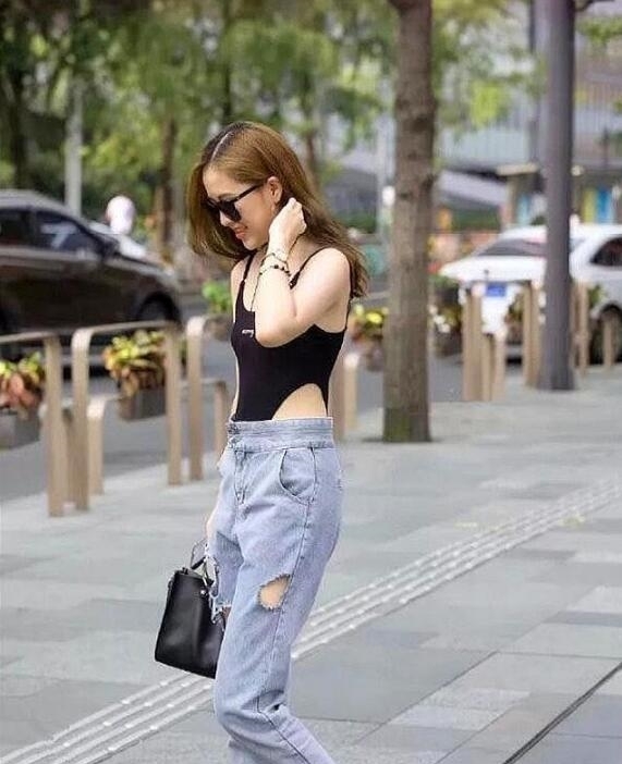 喜欢|街拍美图,体态优美大长腿,仙女般一样谁不喜欢?