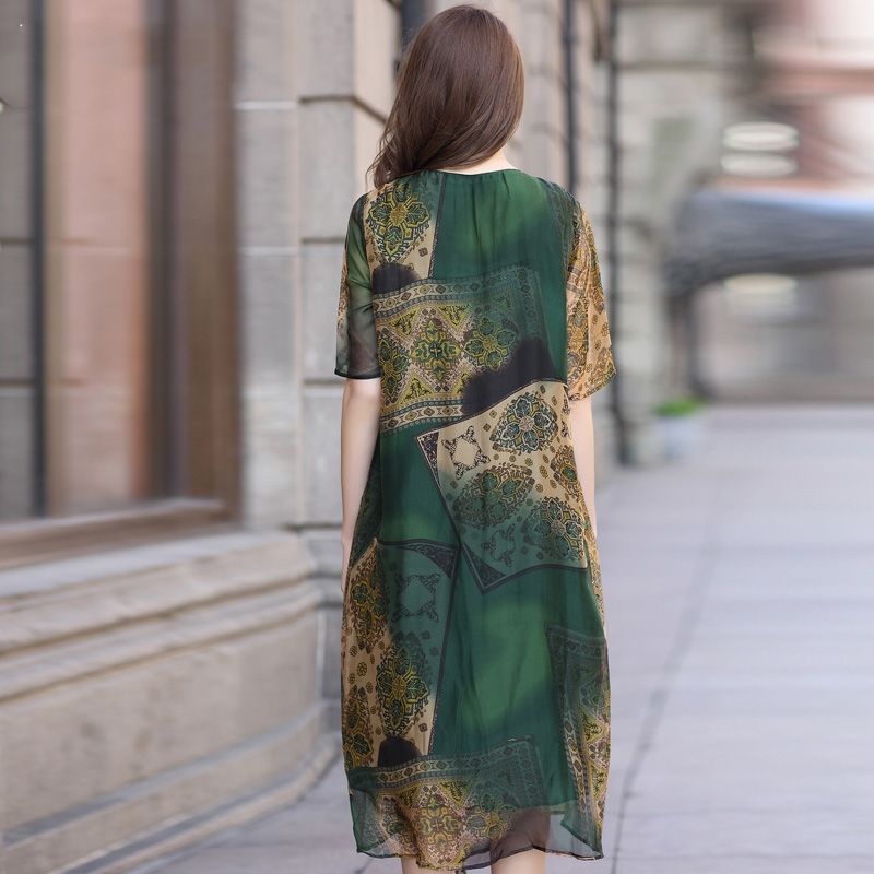 立秋后，借钱都要买的秋装，54岁妈妈连买6件，上身穿出减龄美