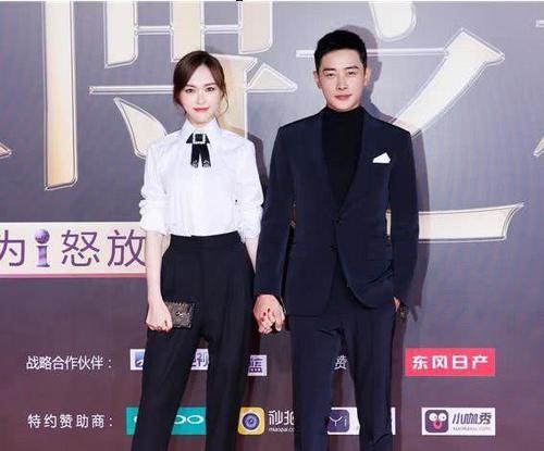 两人秘密出现酒店，打破分手传闻声明称：私生活不想被打扰！