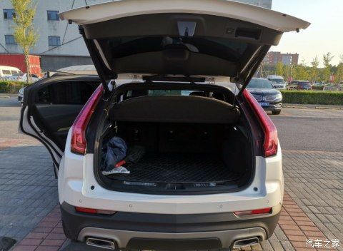  『XT4』喜欢这种调性 喜欢凯迪拉克的高颜值凯迪拉克XT4口碑