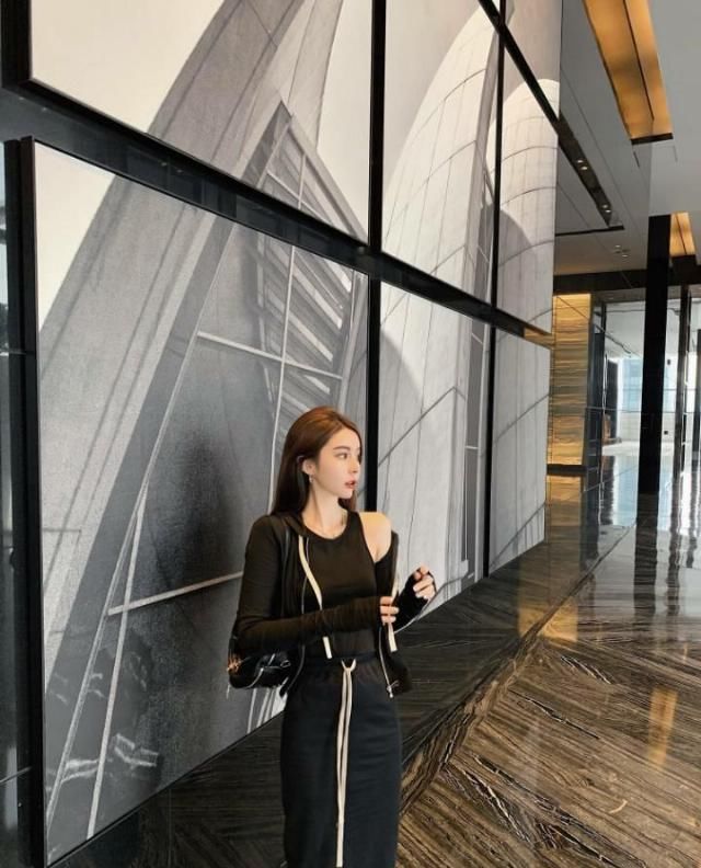  『能体现出女』会穿的女生才有气质，时尚不代表繁琐与昂贵，简单也能穿出高品味