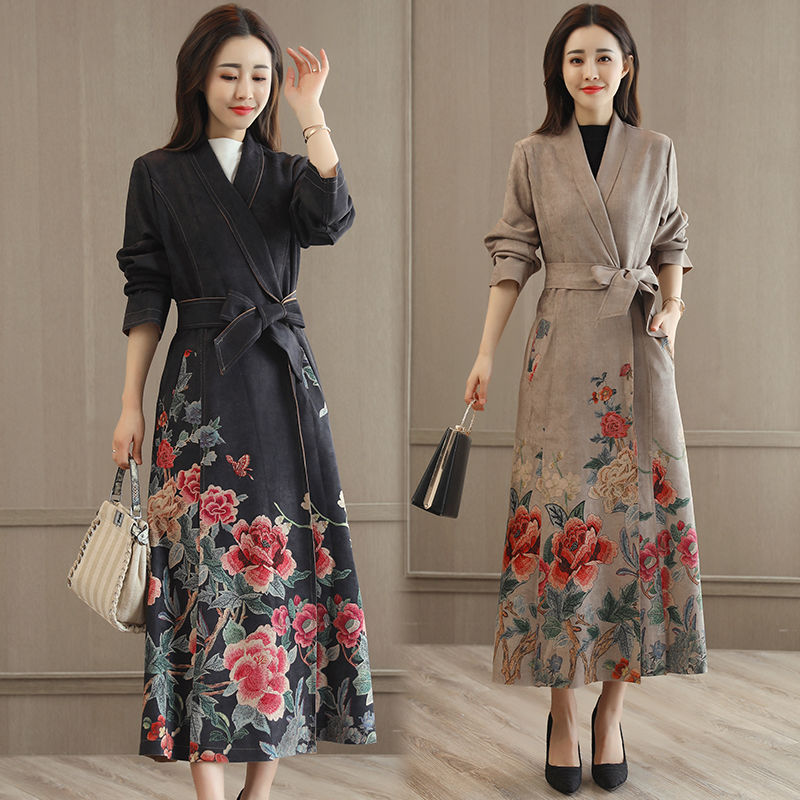 今年风衣又火翻了，7080后女人穿，比皮草还时髦，显瘦又美嫩