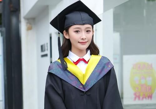 『毕业』拍毕业照什么发型好看上镜 毕业季拍照小技巧