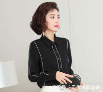  『衬衫』女人穿衬衫要不要塞进裤子，看我小姨穿的衬衫，优雅年轻显身材