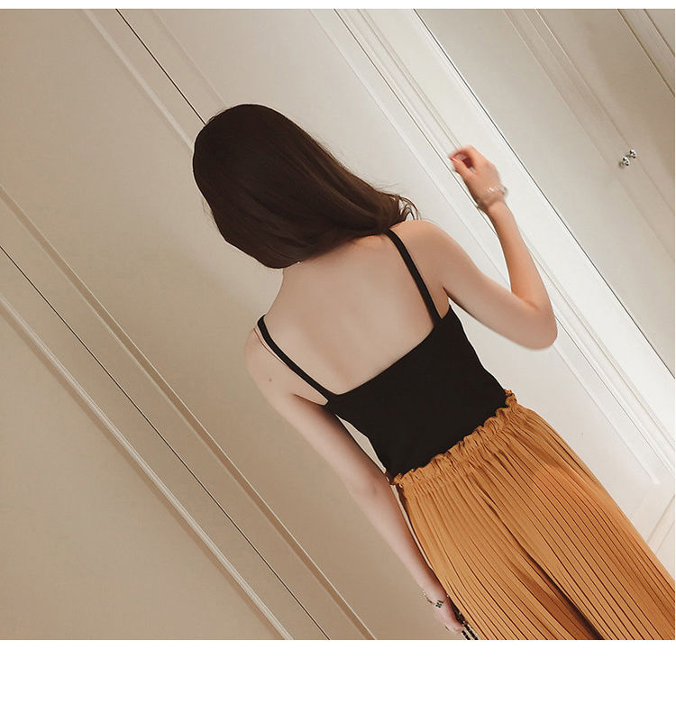 28岁的媳妇真会穿!小背心+超短裤，简直迷死人了