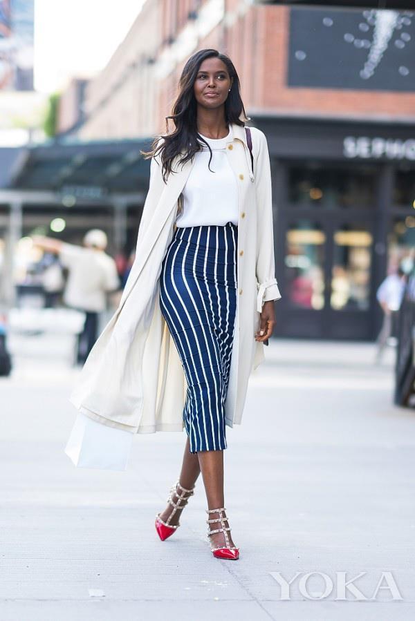 小个子女生条纹装让你显高显瘦 原来全是优点！