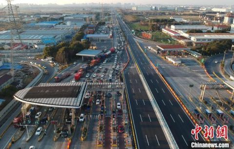  「高速」春运返程客流继续保持低位 G15沈海高速上海朱桥入沪道