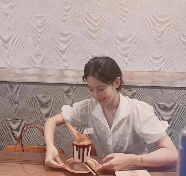  『薄纱衬衫』再见白衬衫！今春这3种衬衫一定要有！