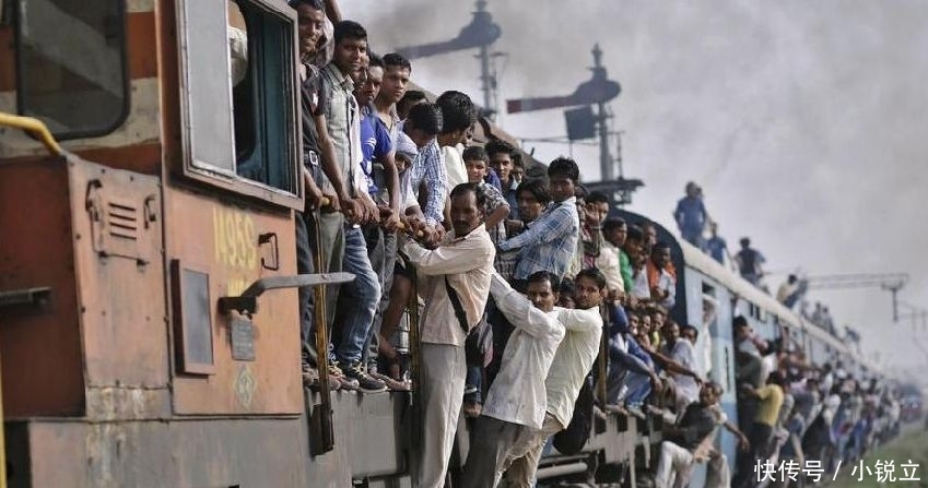 中国900米巨龙飞入印度，5000多名民众惊呼不已，强大的中国实力