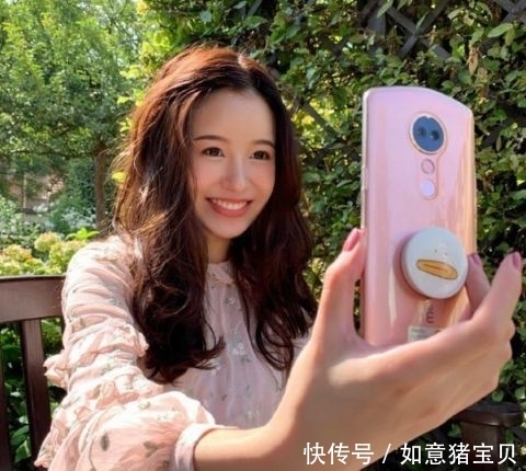  「大胆」陈赫喜得二胎女儿 前妻许婧晒跳舞美照 着装大胆秀好身材