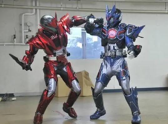  『假面』假面骑士零一32话追加预告，亡被解放，连战燃烧猎鹰和金属簇蝗虫