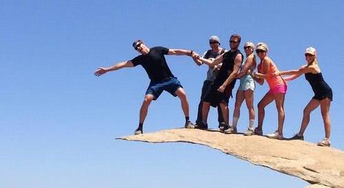 世界最妙的骗局，用一块石头瞒过了上亿人的眼睛，网友：演技太好