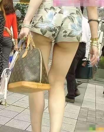 姑娘你的短裤实在是太短了，走在你身后挺难为情的，视线无处安放