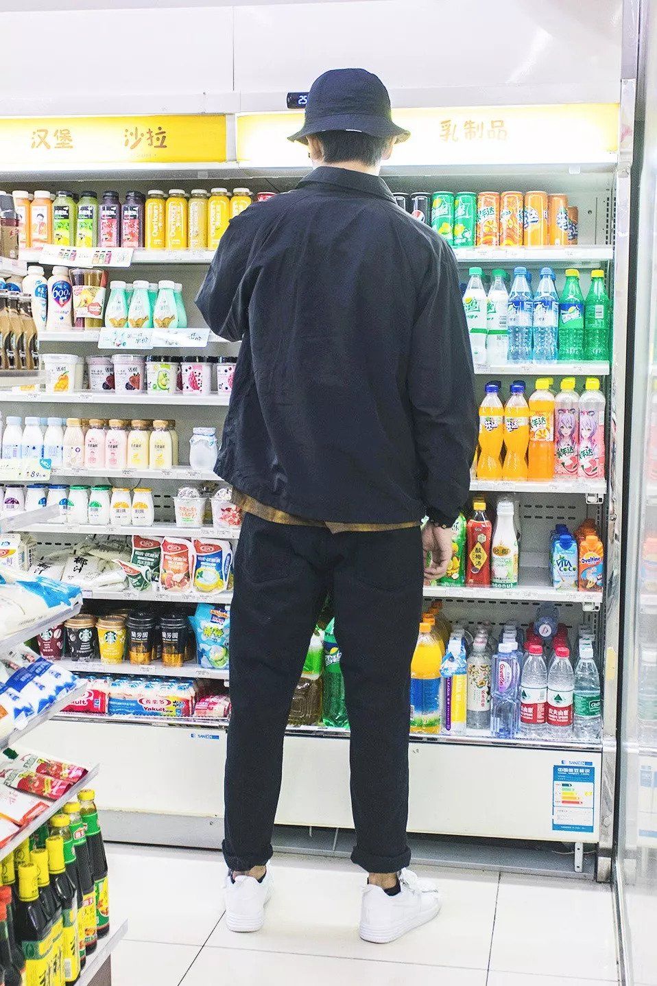 必入款不少!潮人必抢的 Uniqlo U 又来了!小编提前穿给你看